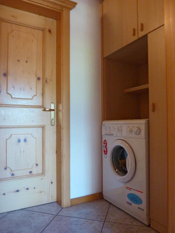 Appartamenti Majon Sotroi Кампитело ди Фаса Екстериор снимка